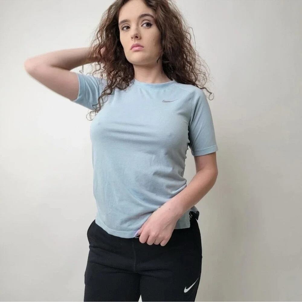 Nike Women's Sky Blue Short Sleeve Tee - Picture 7 of 7